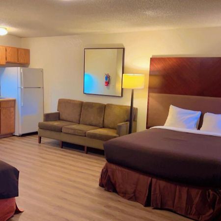 Rodeway Inn Rifle Bagian luar foto