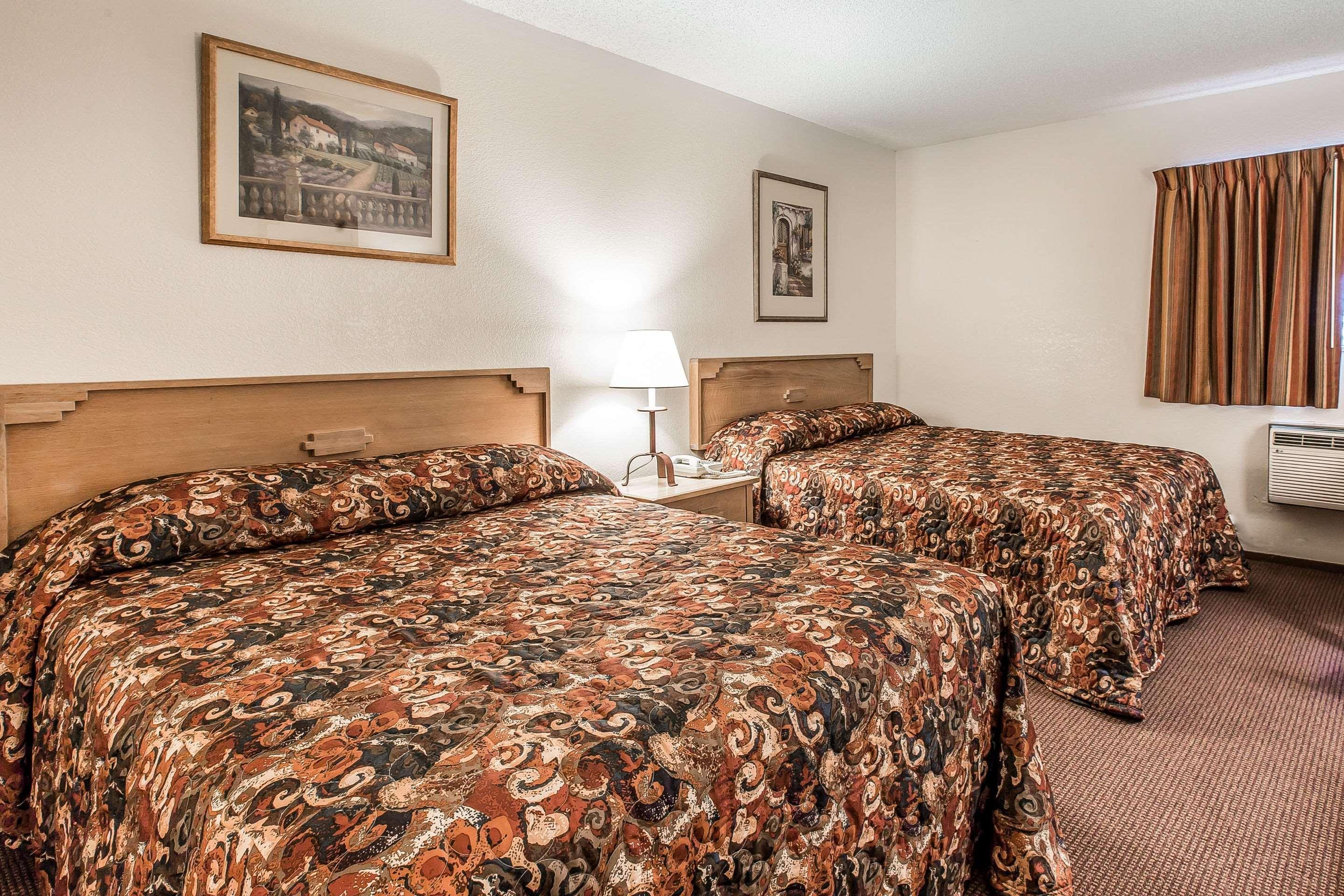 Rodeway Inn Rifle Bagian luar foto