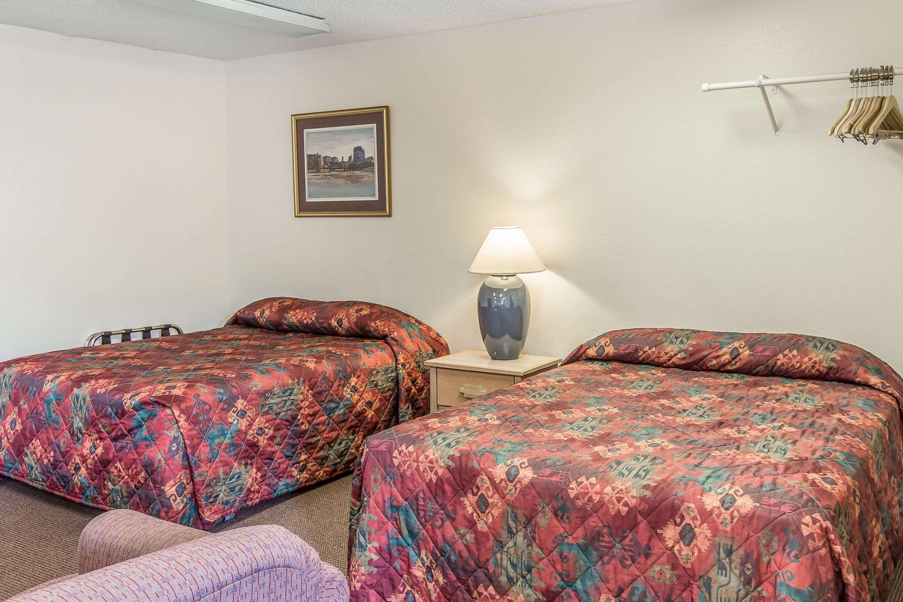 Rodeway Inn Rifle Bagian luar foto